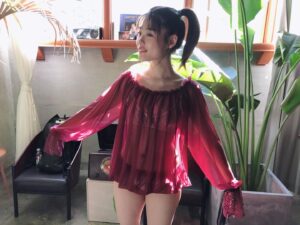Momoka Ishida Instagram - 本日発売「BRODY」📸
掲載して頂いてます！衣装がお洒落で可愛い〜
是非、チェックしてね

#BRODY #石田桃香 #グラビア #浪速のピーチ姫 
#photography #photomodel #gravure