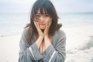 Momoka Ishida Instagram - off shot📸film

#石田桃香1st写真集 #2021年2月発売 
#FRIDAY#film #photomodel #gravure #グラビア