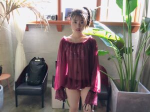 Momoka Ishida Instagram - 本日発売「BRODY」📸
掲載して頂いてます！衣装がお洒落で可愛い〜
是非、チェックしてね

#BRODY #石田桃香 #グラビア #浪速のピーチ姫 
#photography #photomodel #gravure