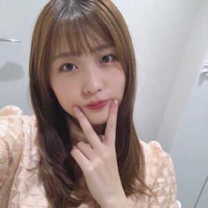 Momoka Ishida Instagram - 自分の名前にちなんで
初めて桃の香りの香水買った
香りも桃香になってみようと思います

久々にフォルダ見返してたら自撮り眠ってたの勿体無いから載せる！笑