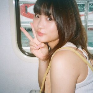 Momoka Ishida Instagram - 大雨フェリーも楽しかった〜⛴
写真集「MOMOKA」オフショット📸 film

#石田桃香1st写真集 #2021年2月発売 #グラビア
#photography #photomodel #gravure