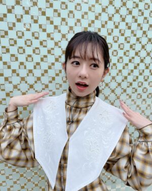 Momoka Ito Instagram - 🍠♡
#アッコにおまかせ 
#衣装 
#ピアス 
#アクセサリー