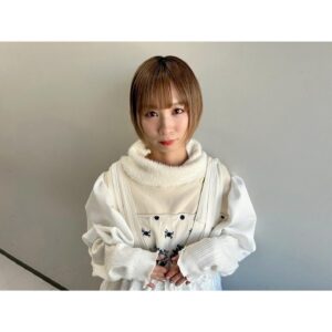 Momoko Gumi Company Instagram - 『ダウンタウンDX』

styling @stylist_yuya 
hairmake  @aoiokiraku 

#ダウンタウンdx 
#モモコグミカンパニー