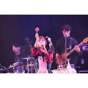 Momoko Gumi Company Instagram - 2024.1.31（momo）『どこにもない日』東京公演

thank you for all

#モモコグミカンパニー 
#どこにもない日 

photo by @maminait
styling @stylist_yuya 
hairmake @aoiokiraku