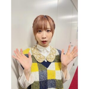 Momoko Gumi Company Instagram - 『ネプリーグ』

styling @stylist_yuya 
hairmake @aoiokiraku 

＃ネプリーグ
#モモコグミカンパニー