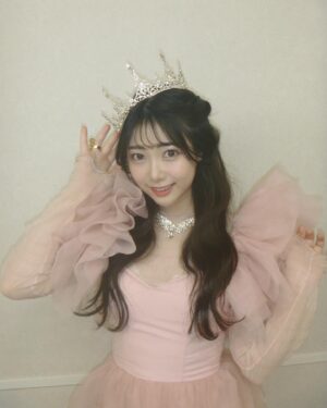 Momona Kohama Instagram - お知らせです🪄◝✩

🎂小浜桃奈生誕祭2024🎂
祝ソロデビューライブ 「小浜アイドルやっちゃいます♡」

8月25日(日)に開催させて頂きます💖

小学生の頃から今まで、ずっと夢見ていたアイドル。
どうしてもその夢を諦められなくて沢山大人の方と話し合った結果、ついにこの夏初めてのソロライブをさせて頂けることになりました🎤
そして、今回のライブのためにオリジナル曲も制作しています🎼
その記念すべきソロデビューの瞬間、夢が叶う始まりの瞬間を会場で見届けて頂きたいです✨
絶対に！！！8月25日会いに来てください💖

※ちなみに誕生日は4月2日で8月末開催のイベントタイトルに生誕祭って入ってるのはもう全然意味がわからないのですが、今年も出来てなかったので許して下さい🫣

#小浜アイドルやっちゃいます