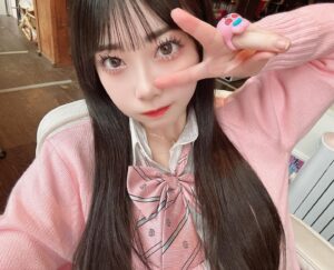 Momona Kohama Instagram - 💖

ギャルJKももさんですっとりあえずぴーす✌︎(　˙-˙　)✌︎
シンデレラフェスまであと2週間がんばるぞ〜♡

 #シンデレラフェス  #チームシンデレラ