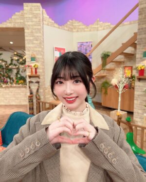 Momona Kohama Instagram - 🧸🤎

NHK「超多様性トークショー！なれそめ」
ありがとうございました‪🫶🏻 

NHKプラスにて1週間見逃し配信ありますので是非✨️

テレビで自メイクじゃないの初めてで、、、
いつもと顔違いました🙂‍↔️

#NHKなれそめ