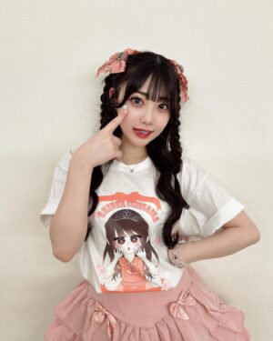 Momona Kohama Instagram - 🎀

すちゃん生誕祭、ゲスト出演させて頂きました💖
こんな素敵な機会をくれたすちゃんには感謝しかないです本当にありがとう😭😭😭

約3年ぶりにステージで歌って踊って、、、🎤
久しぶりに緊張しました！😂
でもキミそらさんのファンの方が暖かくて、会場の皆さんが沢山コールしてくれたり、ペンライトふって盛り上げて下さったのでとても楽しい時間になりました🪄
皆様ありがとうございました✨️

改めてすちゃんお誕生日おめでとう🎂♥️

👀 i-colors ♡ i-Cocoa
💄VELVET cream tint ♡ 05.Velvet Red

 #1日アイドル(仮)