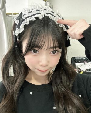 Momona Kohama Instagram - 🗝
春服長袖の季節がもうすぐ終わりそうで寂しいなぁ🌀

夏もたくさんハニシナさん着ておそろいしましょ👗✨️

この2着、撮影で着たときに一目惚れして
どっちも色違いのピンク持ってるの〜！！！💖

 #honeycinnamon  #ハニーシナモン