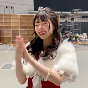 Momona Kohama Instagram - 🎪

シンデレラフェス2024まで1ヶ月切った、！！
2年ぶりさいたまスーパーアリーナ楽しみ楽しみ🎶

もうみなさん事前予約してくれましたか〜？♡
出演ゲストも沢山発表されてるのでチェックして下さい✅

ダイエットもそろそろ本気を出すがんばるぞ！おー！！💪🏻

最後の動画の私はまだ18歳、
2回目のフェスの本番終了後です懐かしい🥀

 #シンデレラフェス2024