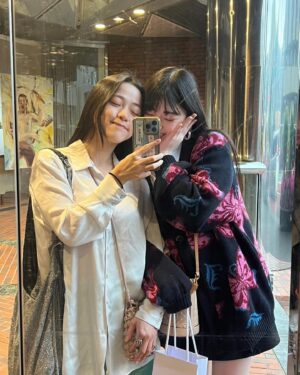 Momona Kohama Instagram - 🩵
4月の  #コハマキロク 

5月もよろしくね🌈