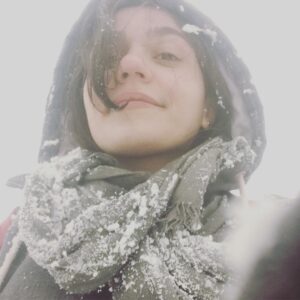 Mona Ahmadi Instagram - برف بازي❄️