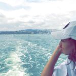Mona Mosly Instagram - اكبر كنز ممكن نكون محظوظين بية لو ان وجد نعمة البصيرة لانو بيها طريقنا يكون اهون و فهمنا يكون أسهل و عطائنا يكون اكبر و ياسلام لو كانت البصيرة تعلمنا الرحمة اللي تساعدنا نرحم بيها حالنا و نساعد نرحم بيها غيرنا عشان نوصل لمرحلة نفهم بيها انو ايام حنكون في المقدمة و ايام حنكون في النصف و ايام حنكون في المؤخرة و بسسبب نعمة البصيرة كل صف من الصفوف حيكون لية لذتة خبرتة و الرسالة اللي المفروض نتعلم منها كلام من القلب💗