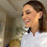 Mona Mosly Instagram - مررررة بتحمس على كيكة عيد الاضحى هذه المرة حابين تكون اللمسات الاخيرة بيدكم انتو 💗💗💗💗 @sweetateliersa الاجواء و نحنا بنسويها كانت مليانة حب و فرح ان شاء الللللللله توصللللكممم
