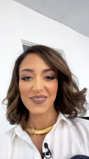 Mona Mosly Instagram - انا اؤمن انو الانسان ينجز و يكبر و يوصل مراحل حلوة لمن يكون يقدر يوفر او يكون في بيئة عمل حلوة في كل النواحي العملية وقتها بس نقدر نفيد و نستفيد 💗