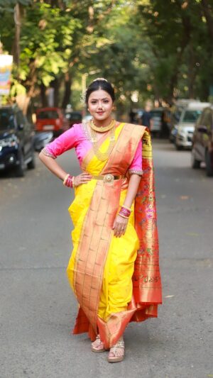 Monalisa Bagal Instagram - Actress Monalisa Bagal wearing our tripple muniya border paithani saree at the premiere show of Ravrambha in Mumbai 🚩🚩 

@monalisabagal 
@ombhutkarartist 

#premieresaree #silksaree #yellowsilksaree #paithani #yellowpaithani #paithanisaree #saree #paithanisilk #ravrambha #ravrambha_marathi_movie🚩🚩
