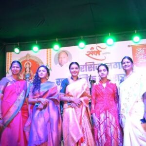 Monalisa Bagal Instagram - अभिनेत्री मोनालिसा बागल आणि अश्विनी बागल यांची उपस्थिती 
.
..
@monalisabagal @ashwinibagal_official
#navratri #navratrispecial #navratrifestival #navratrifever #garbalover #dandiya #dandiyanight #navratrigarba #garba #garbanight #festival #celebrity #indianfestival #matarani #devi #festivalvibes #navratri2024 #aaimajhiparsikchi #reels #reelsinstagram #abhijeetpawar #instagood #instagram #instalike