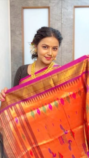 Monalisa Bagal Instagram - पारंपारिक ते अधिक सुंदर... पैठणी by @vastrakala_paithani_ ✨
#रावरंभा_२६मे_२०२३ 🚩

सुंदर, रेखीव अशी ज्वेलरी : @nathicha__nakhara 

#raavrambha26may #paithani #paithanisaree #marathimulgi #traditionallook #look #raavrambha #reels #reelsinstagram