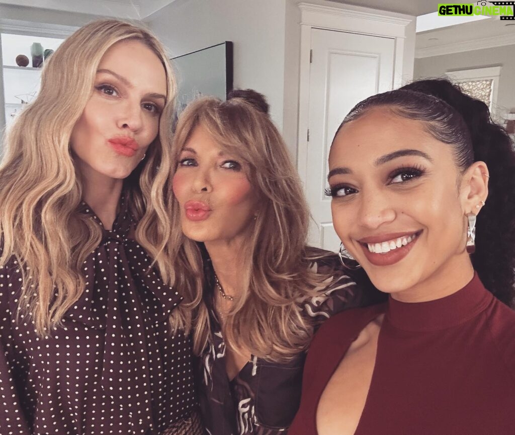 Monet Mazur Instagram - To Mothers and TV moms, daughters & sisters and for any other women in your life that you are lucky enough to call your forever friends, ilysm!!! 🫶🏽 2nd to last ep of the season is out now…🤎 #allamerican #mothersday #women