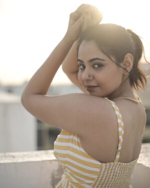 Monica Chinnakotla Instagram - Straight Outta Camera ✨️ @monicachinnakotla 

#fashion #style #love #instagood #mood #photography #photoshop #photooftheday #ａｅｓｔｈｅｔｉｃ #instagram #picoftheday #model #explorepage✨ #sunset #beauty #exploretocreate #photooftheday #exploretocreate #retouch #ootd #explorepage #beautiful #yellow #happy #mood #instalike #aesthetic #fashionstyle #camera #TeamImpressionsStudio