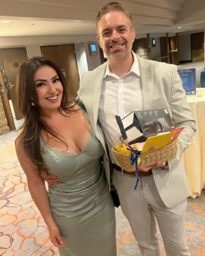 Monica Garcia Instagram - Shoutout to my KVOA family for helping raise money for kids who need it the most. And a big congratulations to all the fathers honored at last night’s Father of the Year Gala!  @uazsteelecenter @loewsventana @cbatbie