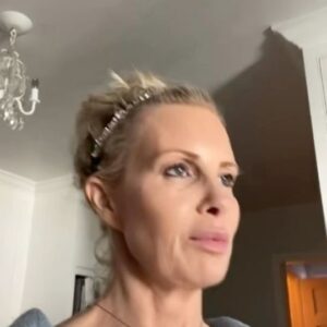 Monica Potter Instagram - Happy Rosh Hashanah to all our family and friends 💙 Mazel. Happy Jewish new year. 💙