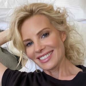 Monica Potter Instagram - This Mother’s Day, I’m available on @bookcameo to help you make the day ultra-special 💐 Request a personalized video for a truly one-of-a-kind gift.