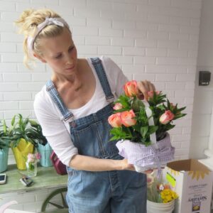 Monica Potter Instagram - Happy Easter 🐣🐇🐰 🦋💗 🌷