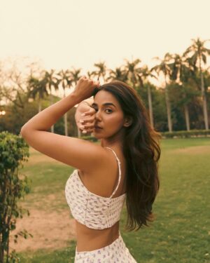 Monica Chaudhary Instagram - 🌞🌸