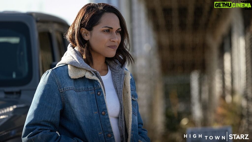 Monica Raymund Instagram - All new HIGHTOWN this Sunday!! Home stretch… I love the cast so much. Tune in to see what happen next… @hightown @starz #hightown