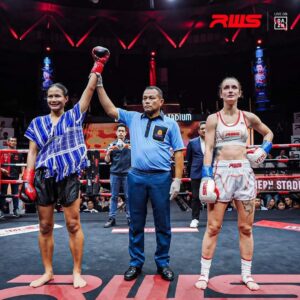 Monika Chochlíková Instagram - 🇬🇧 In the fight we either win or learn. Yesterday was for me a lesson, from which I can learn and grow. Thank you all for your enourmous support and cheering at the stadium. I have the best fans 🌋. Few days off and then I'm getting back to trainings to follow my journey of becoming the best version of myself and getting ready to PML 9 in my hometown. 

🇸🇰 V zápase buď vyhráme alebo sa učíme. Včera som získala ďalšie skúsenosti, z ktorých sa poučím, aby som mohla ďalej rásť. Byť na vrchole nie je jednoduché a zápasiť s tými najlepšími už vôbec nie. Ale keby to bolo, tak by to robil každý, nie?😊. Teraz ma čaká pár dní voľna a potom nabehnem znova do tréningov, aby som mohla pokračovať v mojej ceste fightera. Ale nie som na tejto ceste sama. Chcem sa moc poďakovať môjmu @tomas_tadlanek za proste všetko zas a znova ❤️ celému môjmu @victorygymtn a všetkým, ktorí mi pomáhali v príprave a nemôžem zabudnúť ani na tých 20tich bláznov z Trenčína, ktorí sa kvôli mne trepali cez pol zemegule do Thajska, aby ma mohli podporiť priamo na štadióne. A čo vám budem klamať, to je oveľa viac ako opasok. ĎA KU JEM 🌋. 

Ďakujem aj mojim brutals sponzorom, ktorí ma podporili na tento zápas. Moc si to vážim, hlavne keď každý jeden z vás mohol tie peniaze využiť úplne inak ale nakoniec ste sa rozhodli podporiť mňa ❤️. 
⬇️⬇️⬇️
@tipossk
@duklabanskabystrica
@domat_interiery.sk 

@husseslovakia 
mmcité
@facilitysystemhub 

@acumatix.sk 
@bsggroup_sk 
@araver_auto 
@luco_coffee_galanta 
@dl_elektro 
Victori Trans