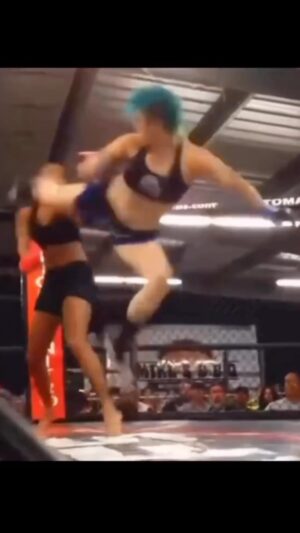 Monika Chochlíková Instagram - 🔈 ON! Listen to that first head kick 😳
Happy International Women’s Day 🤲