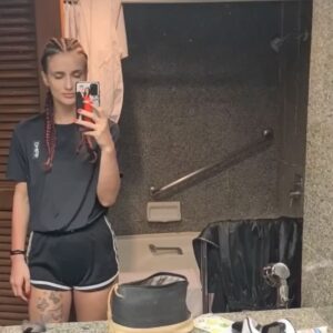 Monika Chochlíková Instagram - CHOCHLÍKOVÁ 👸🏻 NAPOSLED tento rok na domácej scéne! 🇸🇰 KRÁĽOVNÁ muay thai na jedinom slovenskom turnaji tohto roku! 🚨

Sleduj už v SOBOTU ⏰ exkluzívne len na OKTAGON.tv! 📲 PML karta plná thajského boxu a 5️⃣ MMA zápasu s OKTAGON menami ŠIROKÝ, KOTALÍK alebo BATFALSKÝ. ✅