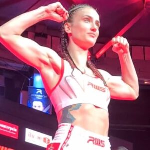 Monika Chochlíková Instagram - Even though I want that belt so much, I have nothing but the respect for Somratsamee and moreover don't forget it's international women's day⚘️. But tommorrow it won't be 🌋. 
1 day until my Rajadamnern Title fight 🌋