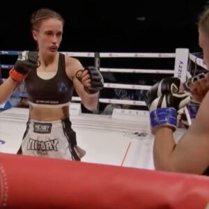 Monika Chochlíková Instagram - CHOCHLÍKOVÁ 👸🏻 NAPOSLED tento rok na domácej scéne! 🇸🇰 KRÁĽOVNÁ muay thai na jedinom slovenskom turnaji tohto roku! 🚨

Sleduj už v SOBOTU ⏰ exkluzívne len na OKTAGON.tv! 📲 PML karta plná thajského boxu a 5️⃣ MMA zápasu s OKTAGON menami ŠIROKÝ, KOTALÍK alebo BATFALSKÝ. ✅