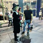 Monika Absolonová Instagram - Vcera jsem zazila naprosto nevidanou vec… zaskakovala jsem bez zkouseni, zkouska byla pouze choreograficka( abych prekazela co nejmin😂)bez znalosti textu a jakychkoliv souvislosti v muzske roli bratra Jeremiase v muzikalu Neco shnileho v @muzikal_djkt ❤️ v uchu jsem mela sluchatko do ktereho mi Lumir Olsovsky rikal text i to co mam delat🙈🙏jsem celozivotni tremistka. Mivam nocni mury, ze hraju neco co vubec neumim a vsem to kazim… uznejte, ze tohle byla genialni terapie… 😂😂😂moc dekuju Lumirovi za odvahu a uplne ujetou prilezitost❤️vsem talentovanym a sikovnym kolegum a vsem co se na predstaveni podileli🙏doufam, ze jsem Vam to moc nezkazila a nekomplikovala🙏❤️a divakum za vrele prijeti. 🙏 A taky dekuju mym predchudcum zaskokarum @richardgenzer @koptavaclav @aleshama73 , kteri to taky zazili.😂👌pokud mate radi komedie a jste znalci muzikalu zajedte do Plzne, uz maji jen 2 predstaveni a konec! Dekuju moc, byla to jizda! Neco jako skok bungee jumping.😂😂😂na fb dam odkaz a tady do instastories… ohlednuti za vcerejsim zazitkem…