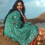 Monika Bhadoriya Instagram - जिंदगी मैं थोडी सी जिंदगी ढूँढ़ ना बस यही तो जिंदगी है #indianwear #beautifulreels #loveyouzindagi #smile😊 #beautifulplaces