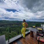 Monika Bhadoriya Instagram - Shooting cum vacation 🌈🌧☔️🏝 #shootmode #workmode❤️ #vacationmode #positivelife #happyplace #journeybegins #growthmindset #positiveenergy #meditativemind🧘‍♀️ #mountainslovers