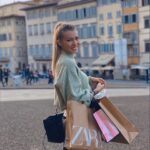 Montaine Mounet Instagram - Week-end shopping à Florence 🛍 et vous, c’était quoi votre programme ? 💕