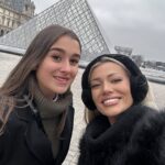 Montaine Mounet Instagram - Un peu de culture 👨🏼‍🎨🇫🇷 • • • • • #picoftheday #love #paris #france #art #louvre #peinture
