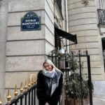 Montaine Mounet Instagram - Passage obligatoire 💁🏼‍♀️ • • • • • • #picoftheday #paris #avenuemontaigne #france #parisstyle #girl