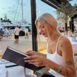 Montaine Mounet Instagram - Soirée Tropezienne 🍸 #picoftheday #love #girl #france #sainttropez #pictureoftheday #summer