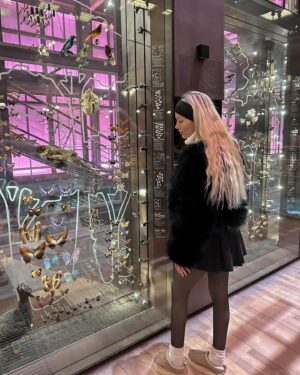 Montaine Mounet Instagram - Paris dump ✨
•
•
•
•
•
#picoftheday #paris #parisfrance #france #girls #friends #parisfood #musée #love #life