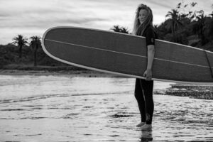 Moon Bloodgood Instagram - Learning to surf at my age is hard. Often times discouraging, humiliating. I keep asking myself, why are you doing this? 

I keep saying I’m going to quit, it’s too time consuming. I feel selfish. My back hurts and so on 

But I think, learning something this hard is good for me. It keeps me youthful in spirit. It’s humbling and I often feel pretty ridiculous but what if these surfers had to learn to dance? To act? 

They would feel like I do. 

Sometimes locals are amazing, sometimes they are not. I was so cautious about taking these pictures because I don’t want to surf because it’s a fad. 

I love it. The ocean, the beauty, the stillness and yet thunderous waves crashing on me… I feel alive. Vital. Also I’m afraid but I’m facing that fear, right? 

The thrill of something lifting me up and then I get to stand on a board in the ocean? What an honor and I suck FYI 😩

But at least I’m trying 🤙

Ｐｅａｃｅ ａｎｄ ｌｏｖｅ 
☾

Pics from 
@adampetrishin