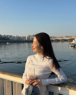 Moon Joo-yeon Instagram - 마음가다듬고 으쌰으쌰한 한주🦋