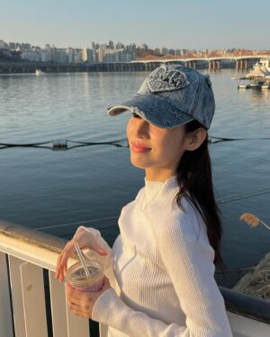 Moon Joo-yeon Instagram - 마음가다듬고 으쌰으쌰한 한주🦋