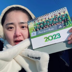 Moon Geun-young Instagram - ⠀⠀⠀⠀⠀⠀⠀⠀⠀⠀⠀⠀⠀⠀⠀⠀ 
우오아아아아아!!
오마이그린 고맙습니다💚

#전북현대화이팅👍🏻 #올해도잘부탁해🙏🏻
#oh_my_green_ #💚
#Day2663💋