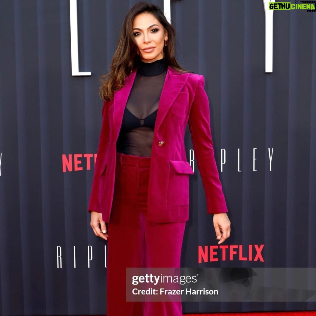 Moran Atias Instagram - I was complimented on my suit so much last night and i was happy to replay that my friend designed it. Suit by the one and only @peter_dundas @dundasworld @evbousis Make up @shiranabergel Thank you @netflix for another great show.