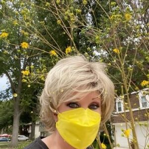 Morgan Fairchild Instagram - #OnMyWalk I found flowers in #KC in the fall! Hope you’re having a great week! It’s great to have the time and energy for a walk after opening Always A Bridesmaid at @newtheatrekc last week. #BeKind #MaskUp #CovidIsntOver Sending Love To You All💗🎉💗🌷💗💕💗🦋💗🎉🌷💗💕💗🦋💗🎉👍🌷💕